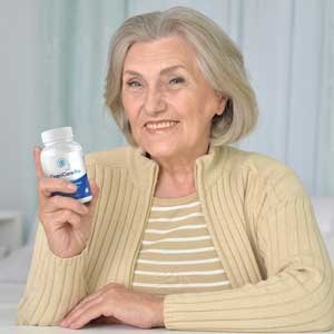 Person 3 Holding Cognaro Mind